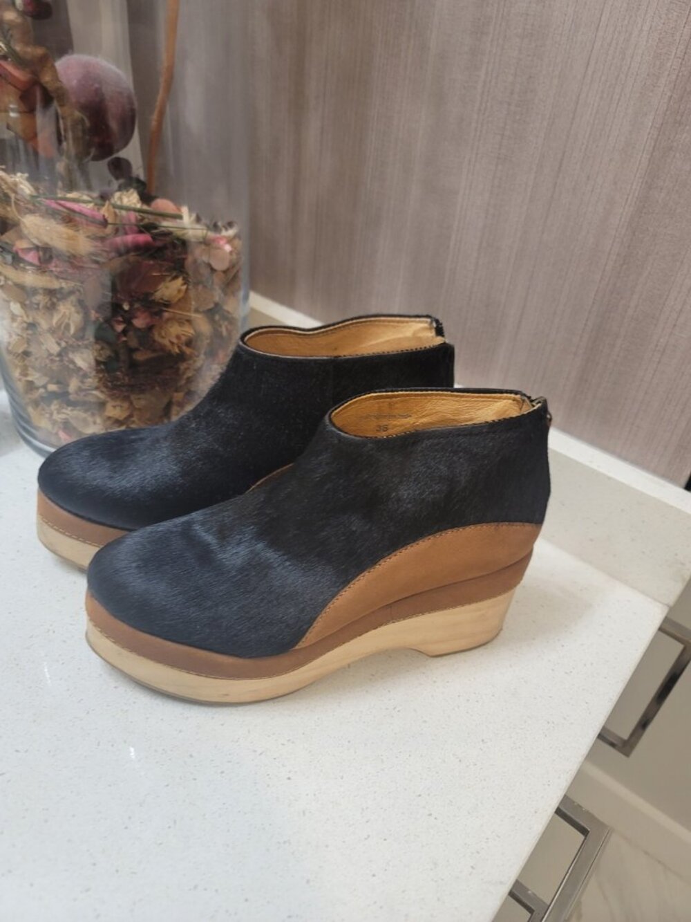 Free People Camilla Sz EU 38/US 7.5 Calf Hair Wood Booties Black/Brown - Picture 3 of 7